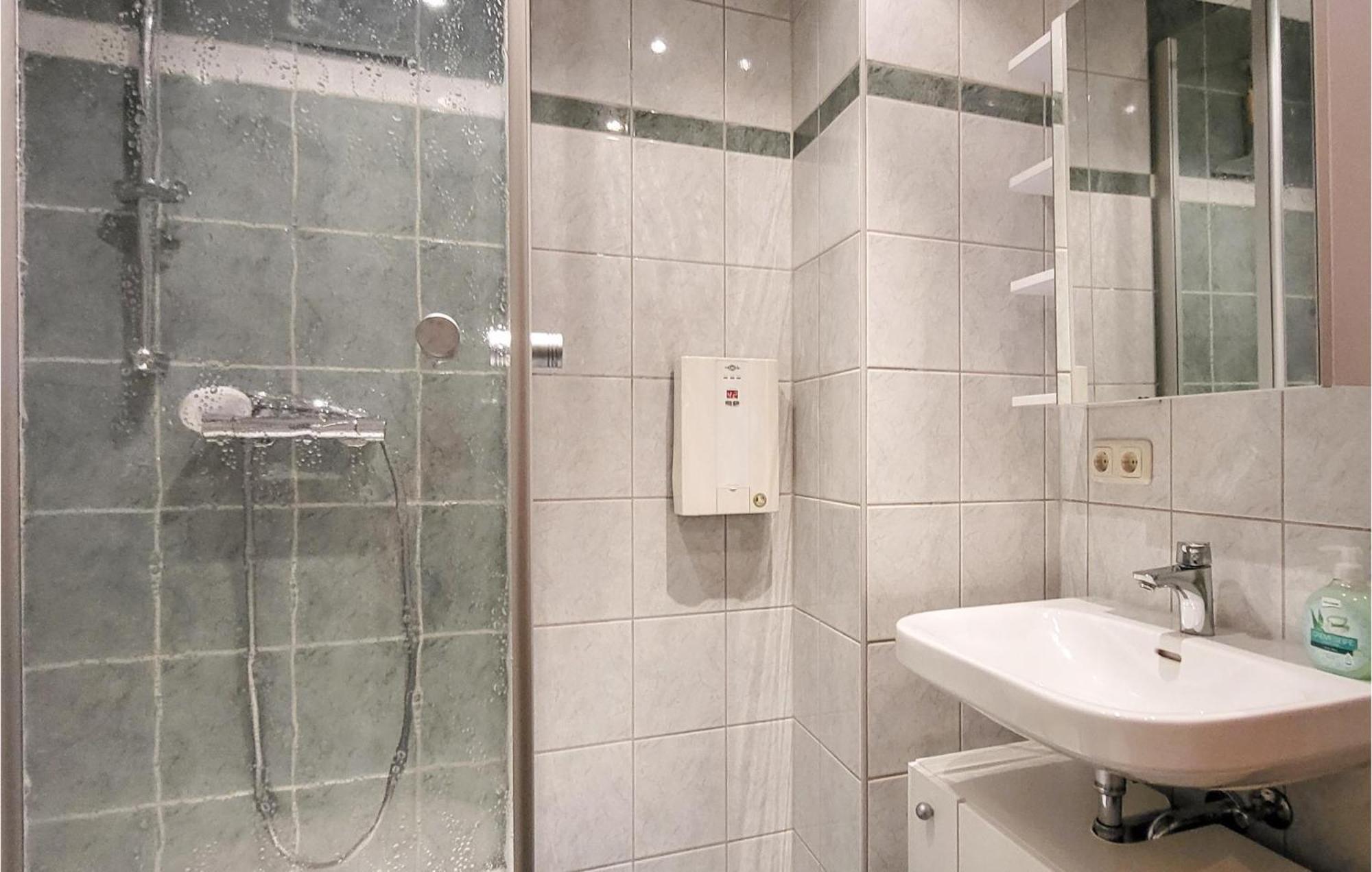 2 Bedroom Nice Apartment In Фридрихрода Екстериор снимка